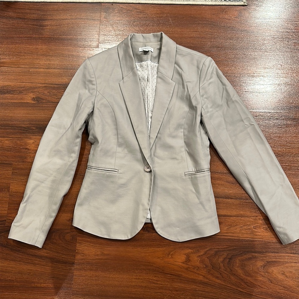 Slightly used Katherine Barclay suit blazer/jacket, light grey color US size XS